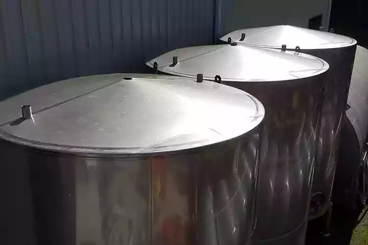 Вертикальные металлические резервуары